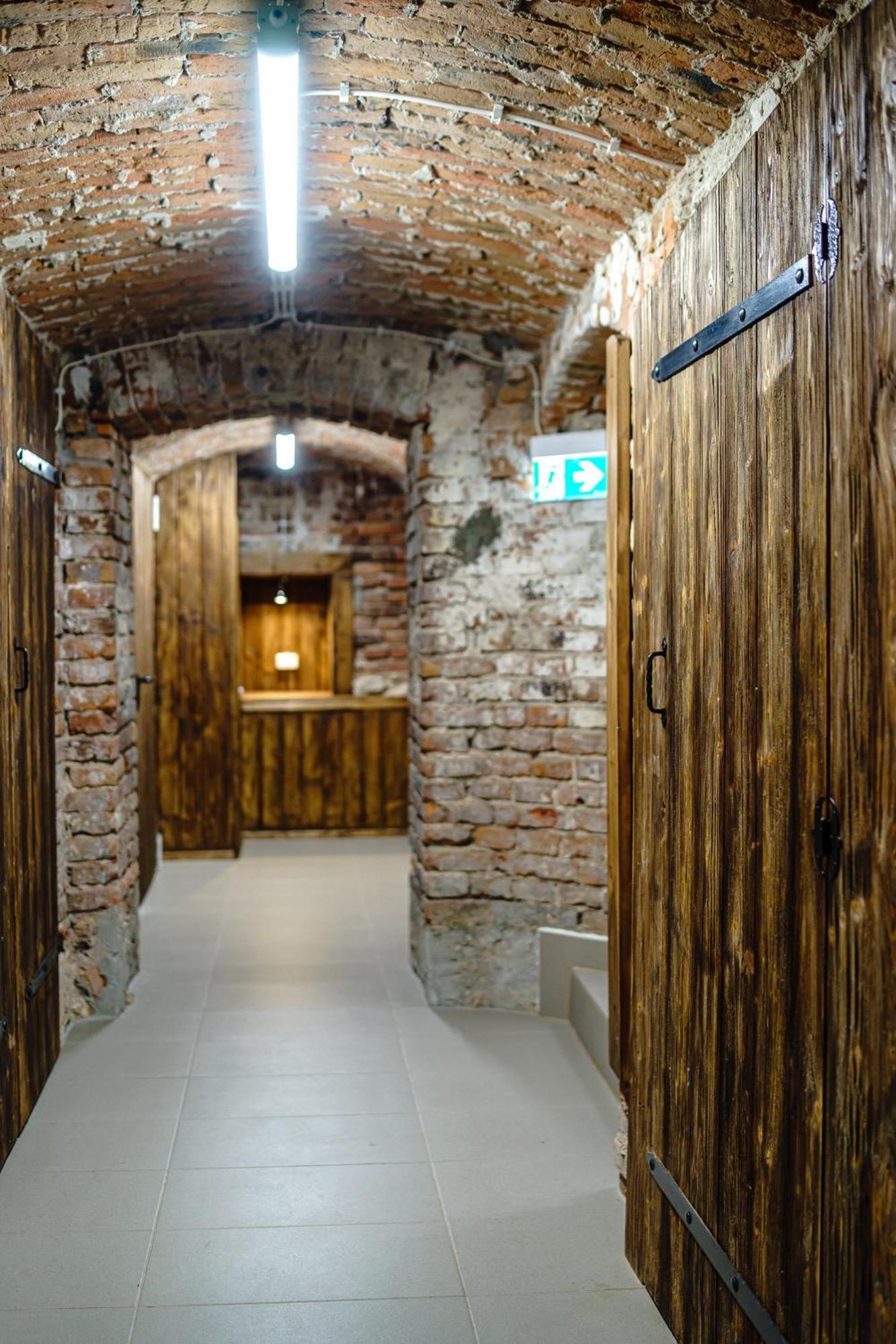 Old Town Ac Apartments Main Raiway Station Krakau Exterior foto