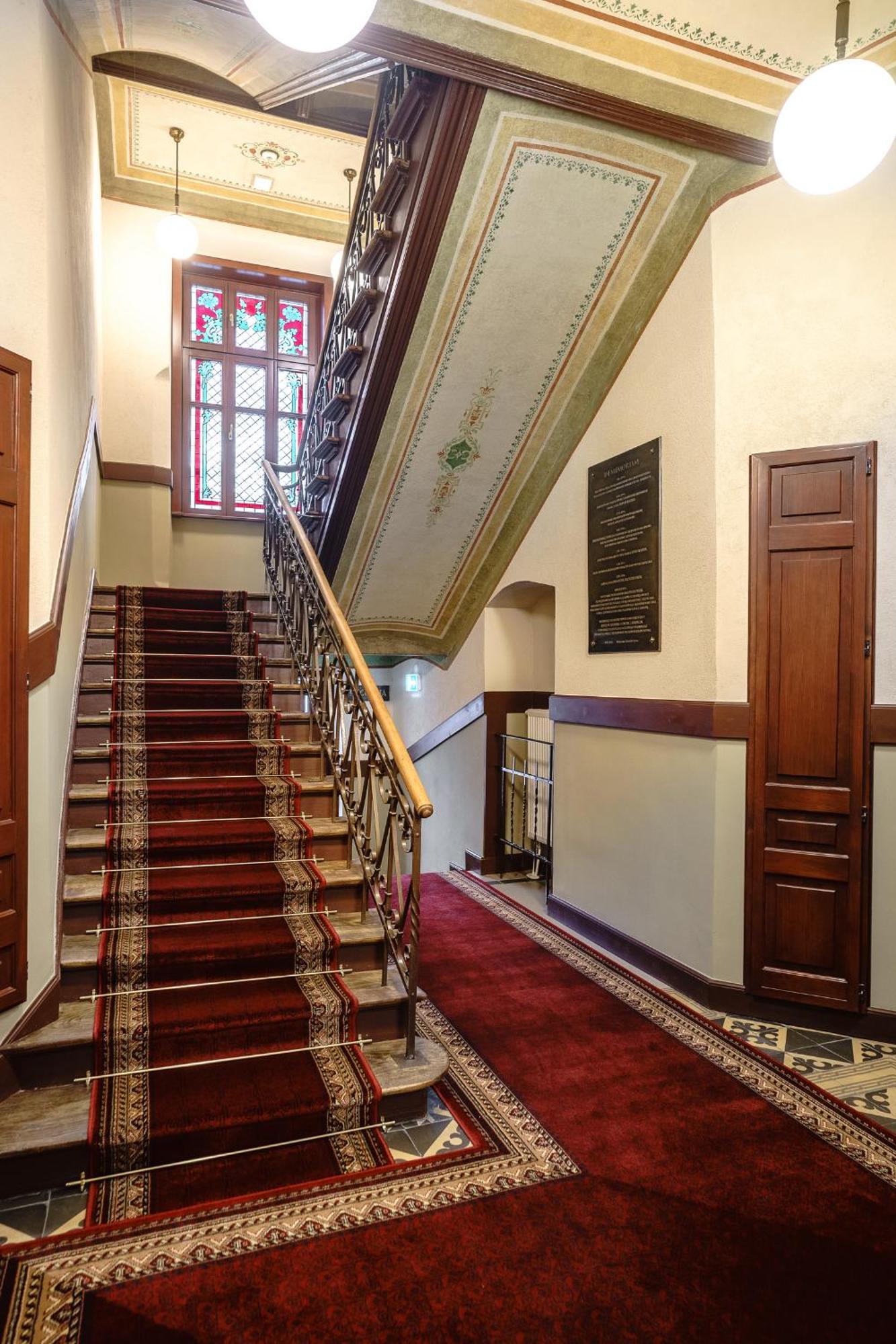 Old Town Ac Apartments Main Raiway Station Krakau Exterior foto