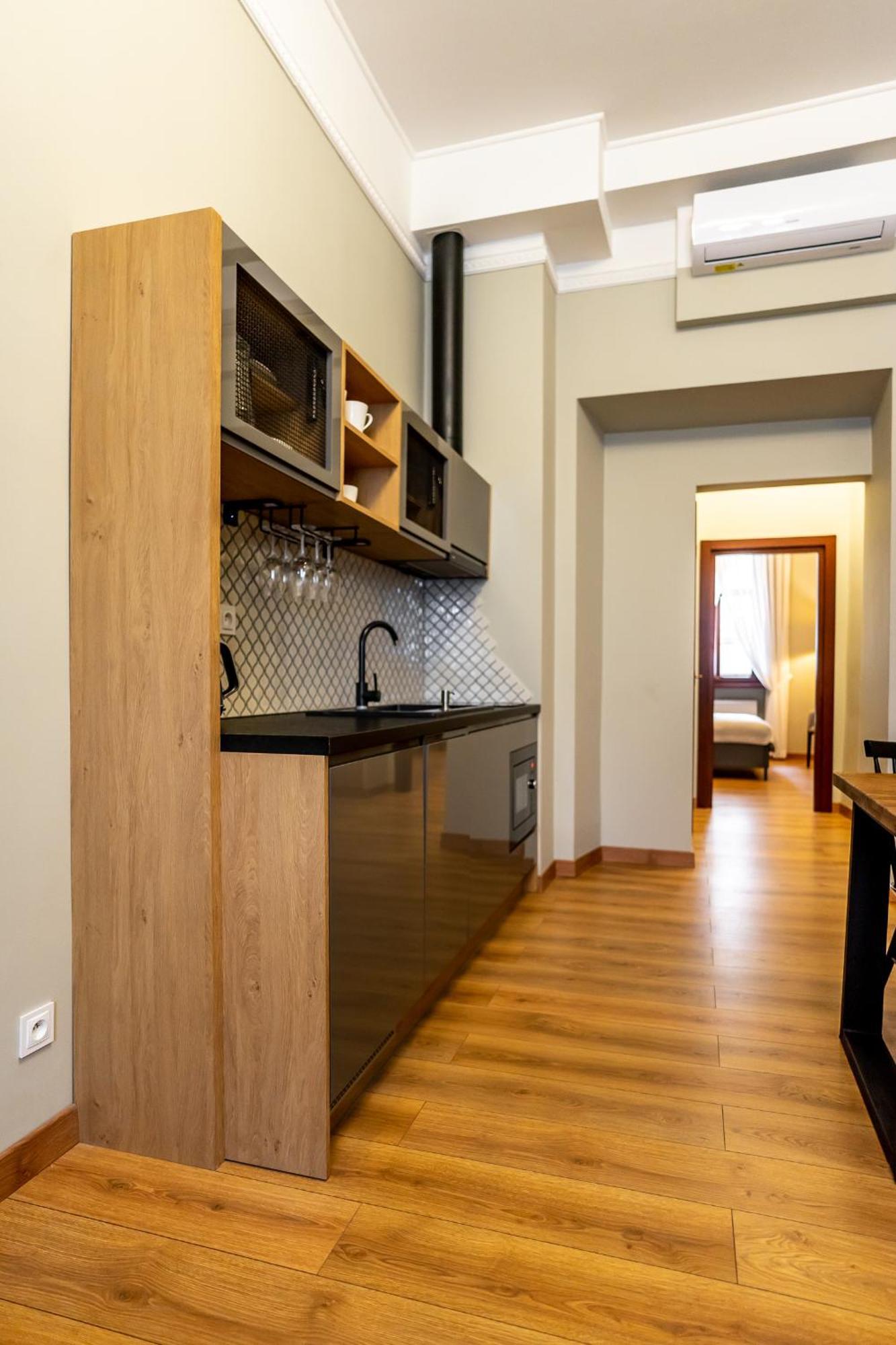 Old Town Ac Apartments Main Raiway Station Krakau Exterior foto