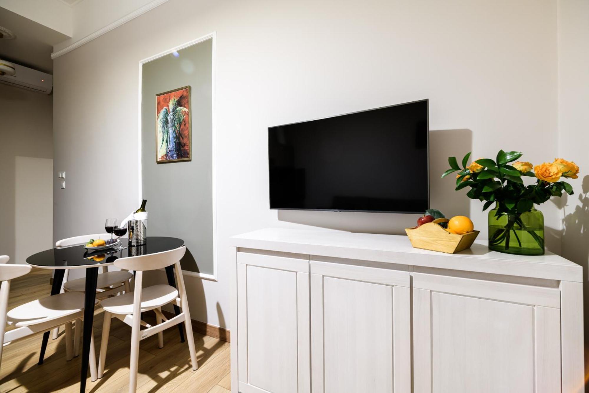 Old Town Ac Apartments Main Raiway Station Krakau Exterior foto